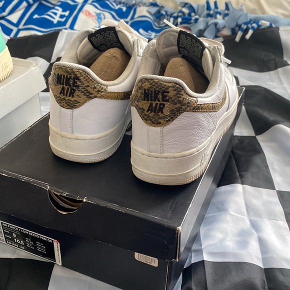 Air Force One low bundle size 9 (2 pairs) OBO - Picture 4 of 10